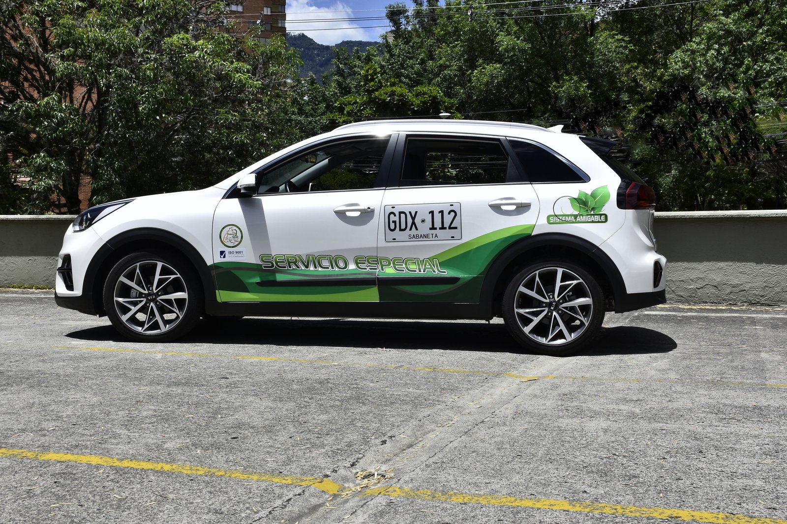 Turiscar camioneta híbrida eléctrica